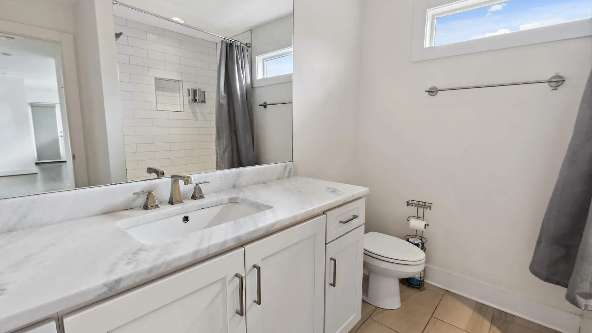 Gorgeous Nashville Home-2 Miles To Lower Broadway Holiday home